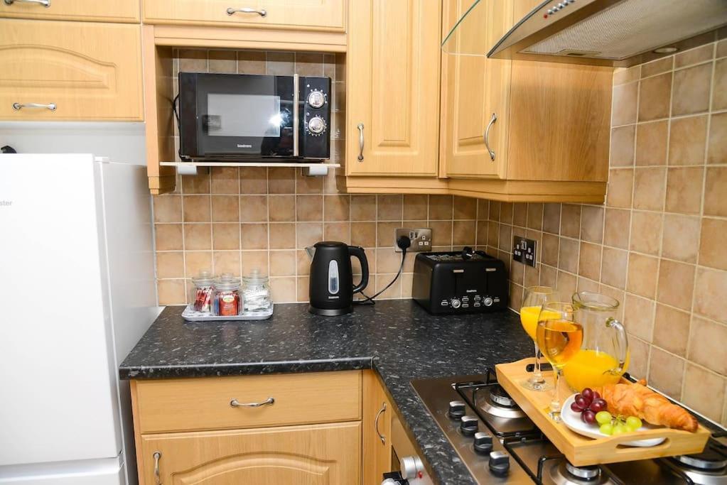Appartement Delightful 2 Bed Town Centre House, Sleeps 4 à Barnsley Extérieur photo