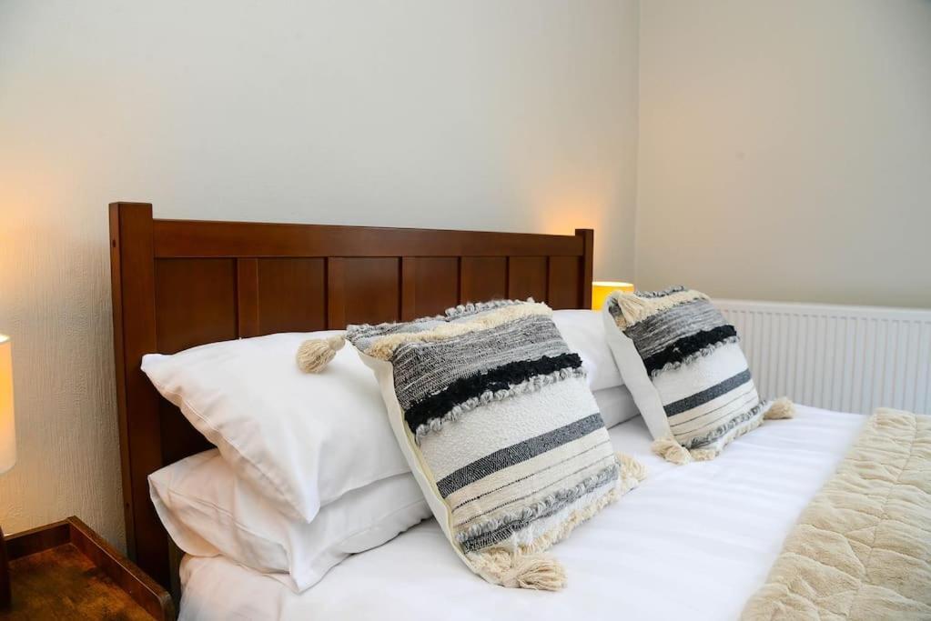 Appartement Delightful 2 Bed Town Centre House, Sleeps 4 à Barnsley Extérieur photo