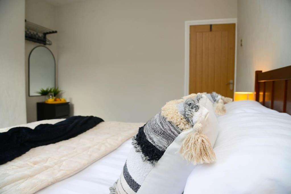Appartement Delightful 2 Bed Town Centre House, Sleeps 4 à Barnsley Extérieur photo