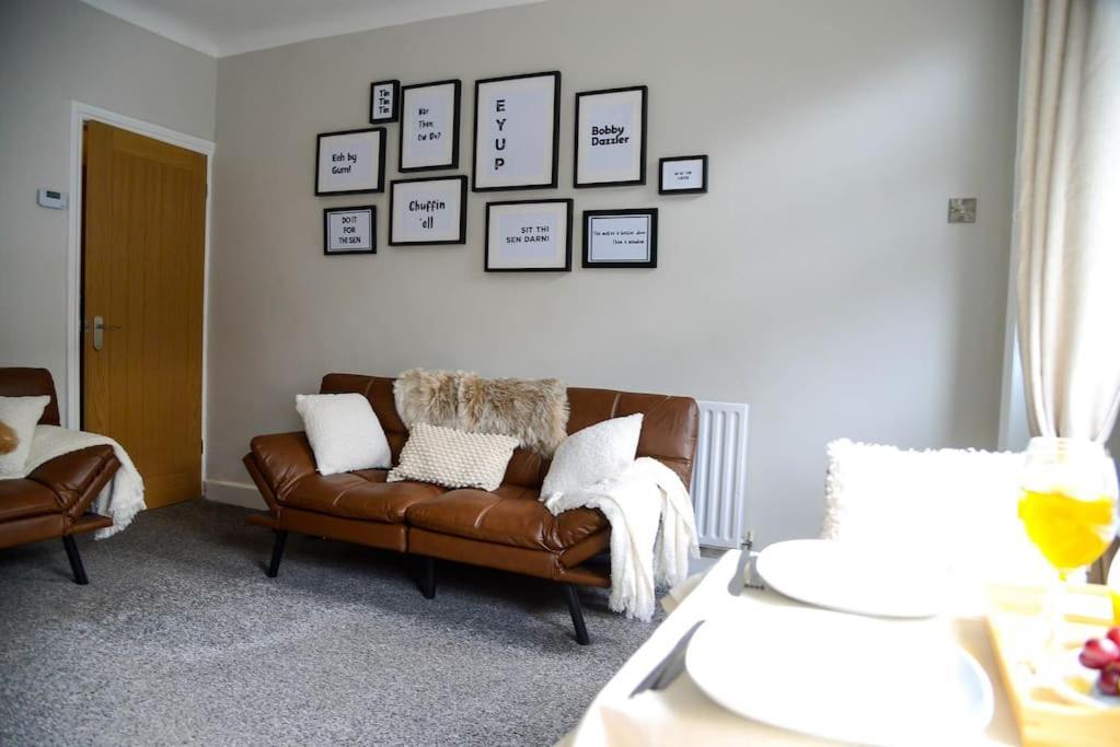 Appartement Delightful 2 Bed Town Centre House, Sleeps 4 à Barnsley Extérieur photo